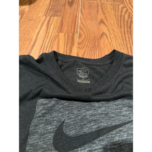 Nike Printed Swoosh - Picture 2 of 3